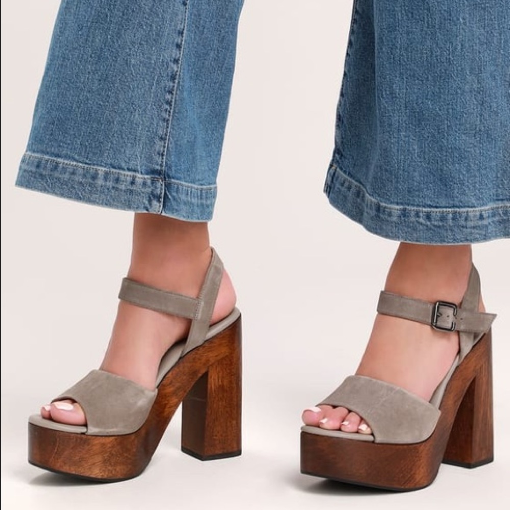 Brand new Lulu’s Lolita wooden platform heels women’s 8